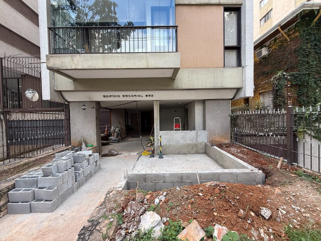 Fachada e Cobertura em Vidro e Hall Social — foto 8