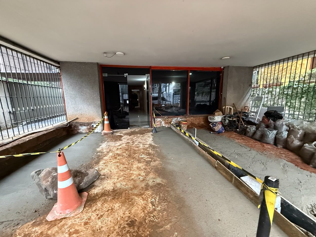 Fachada e Cobertura em Vidro e Hall Social — foto 5
