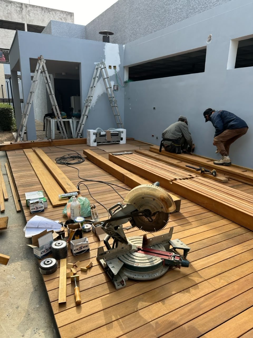 Deck de Madeira — Condomínio Plus